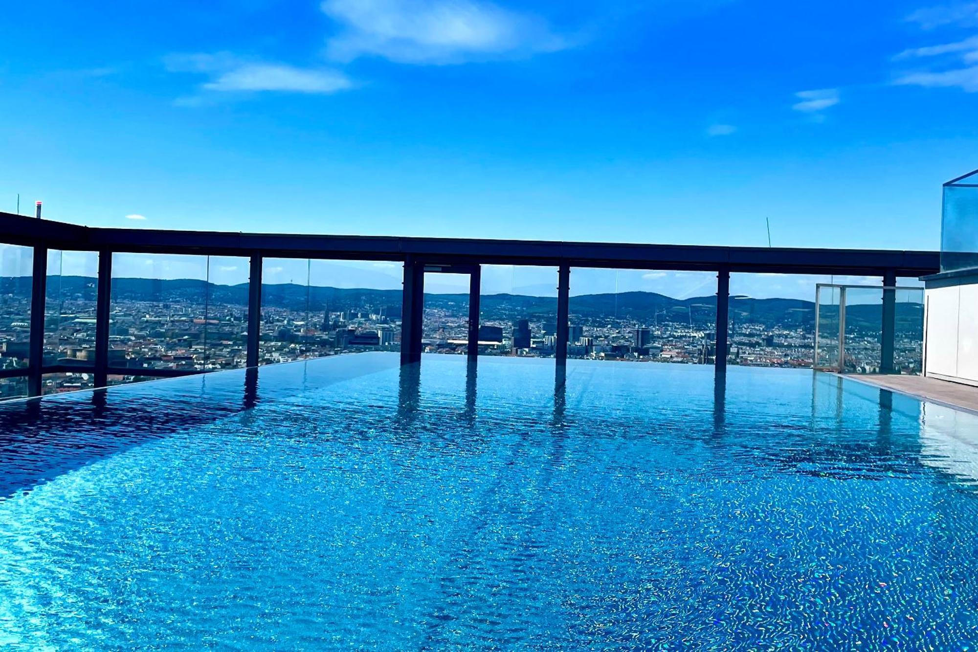 Appartement Panorama Sky I Rooftop Pool I Metro Station *