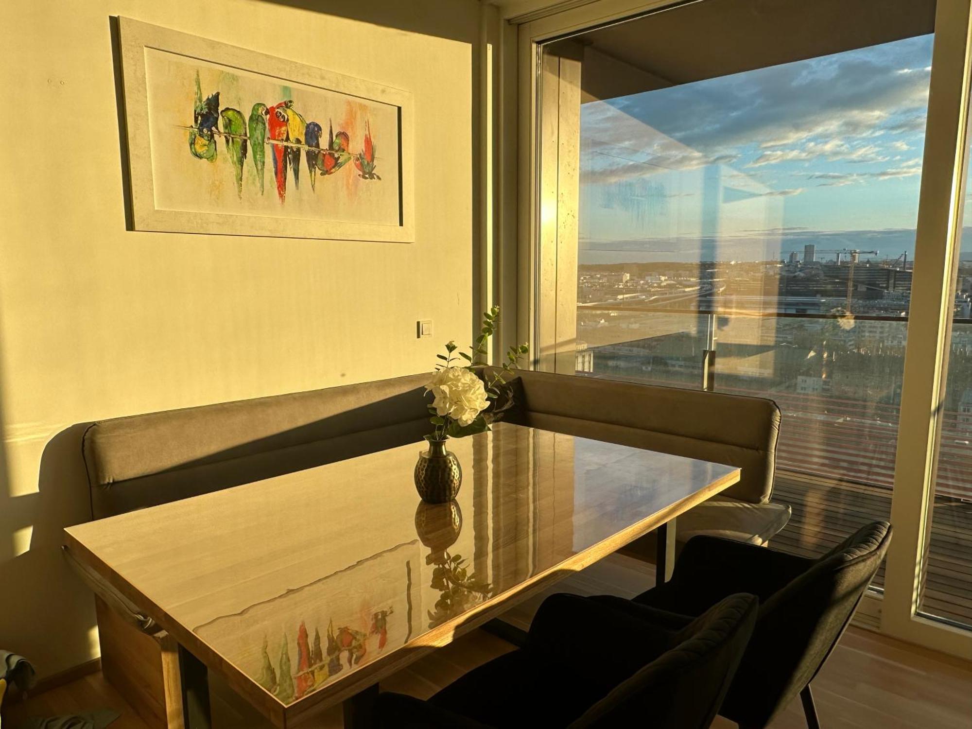Appartement Panorama Sky I Rooftop Pool I Metro Station Wenen